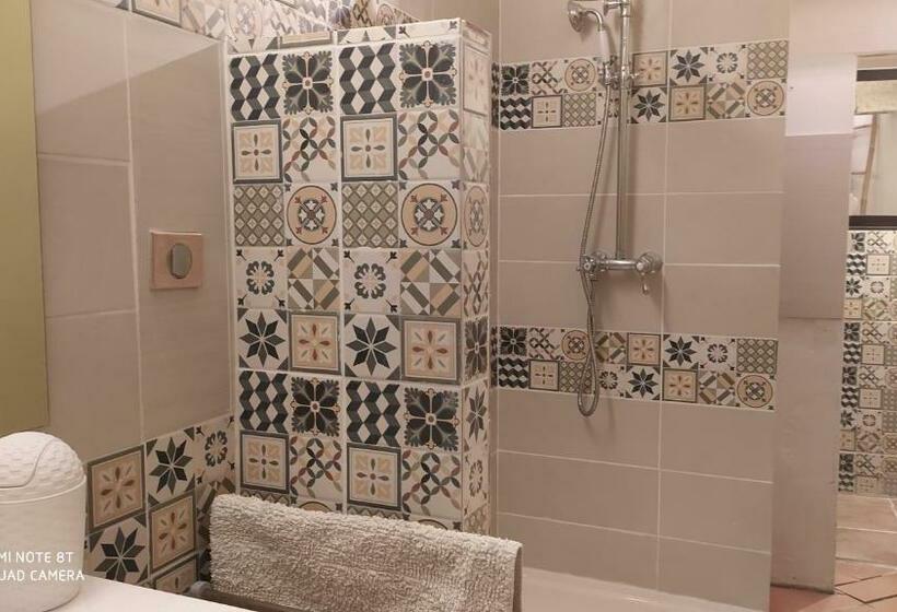 ベッドアンドブレックファースト Chambres D Hôtes Indépendantes Au Rez De Chaussée D Une Maison Provençale Dont Une Avec Cour Intérie