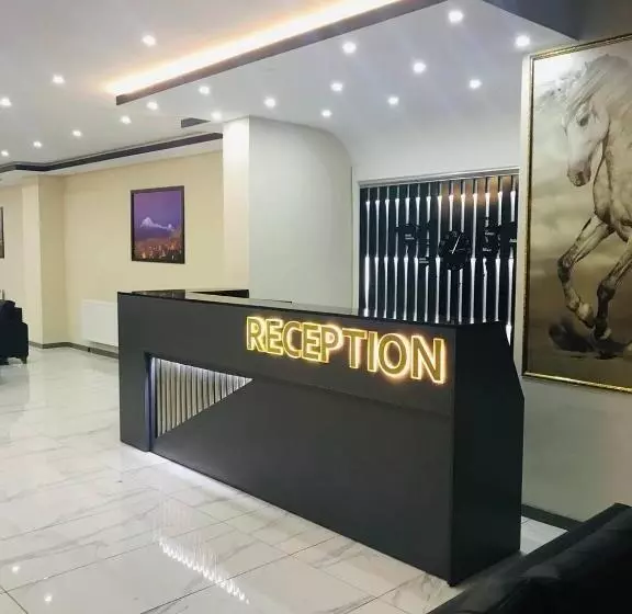 ホテル Atlihan Plus