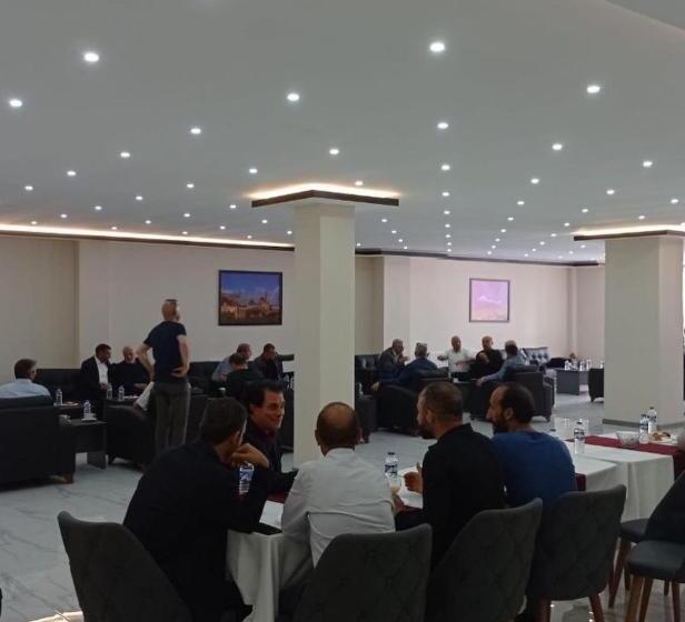 ホテル Atlihan Plus