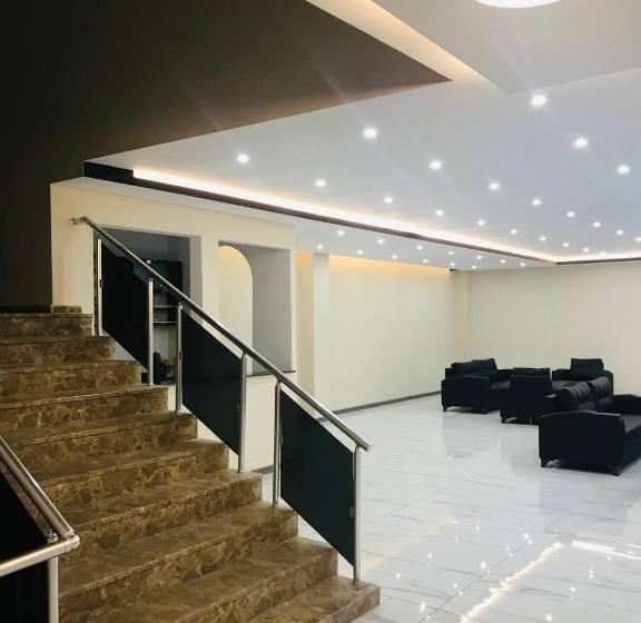 ホテル Atlihan Plus