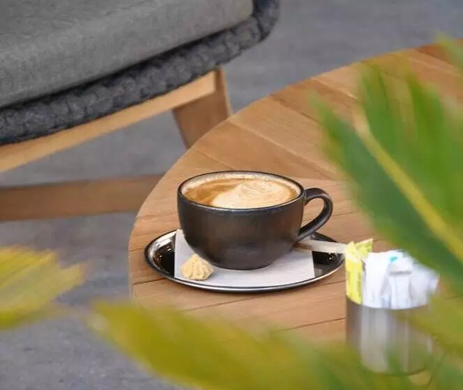 Cabana Boutique Hotel & Cafe