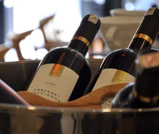 Cabana Boutique Hotel & Cafe