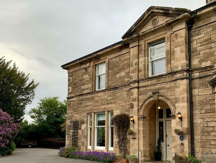 Majatalo The Pines Guest House