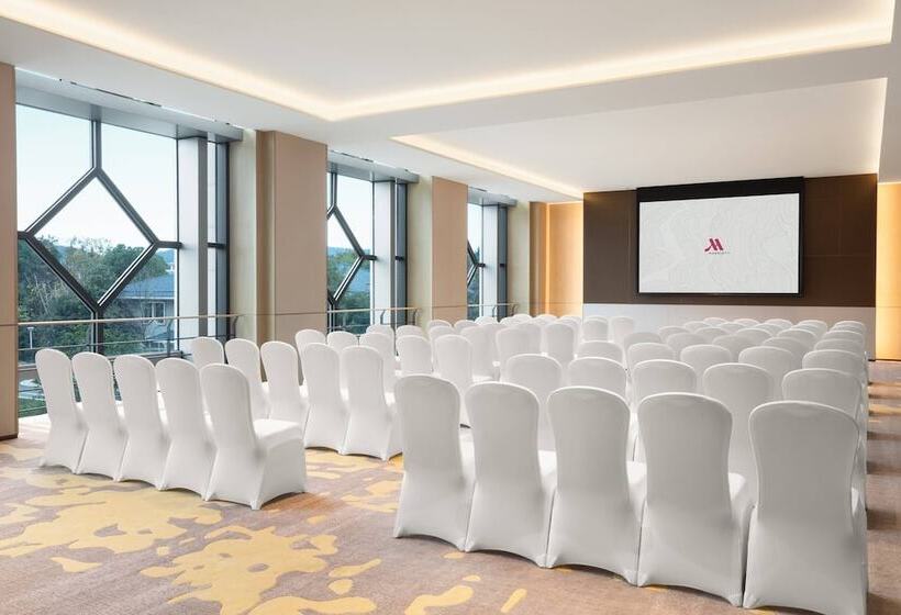 אתר נופש Wuxi Marriott Hotel Lihu Lake
