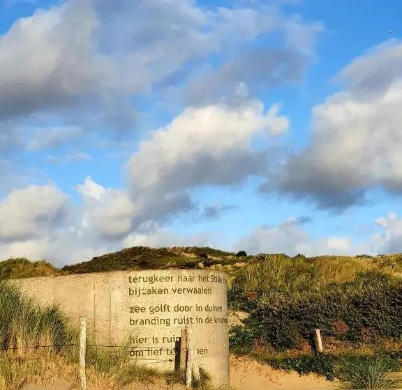 تختخواب و صبحانه Cozy Garden House Kijkduin Beach