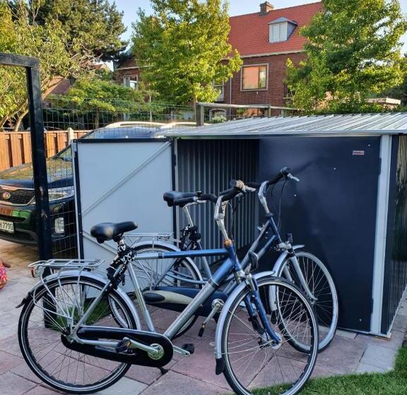 Bed and Breakfast Cozy Garden House Kijkduin Beach