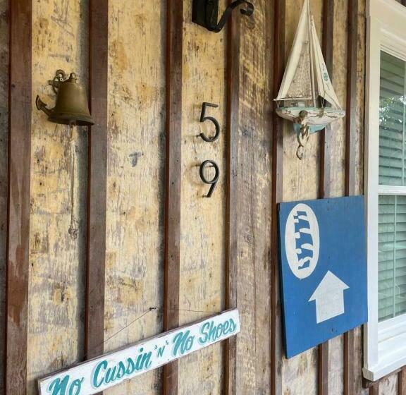 پانسیون 150 Year Old Restored Lincolnville Cottage