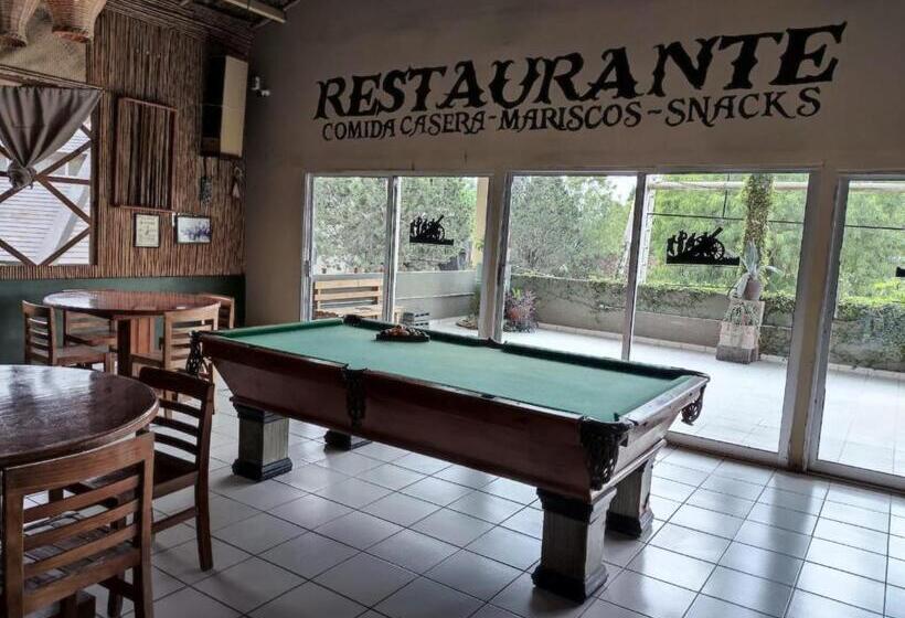 هتل Premier Rioverde