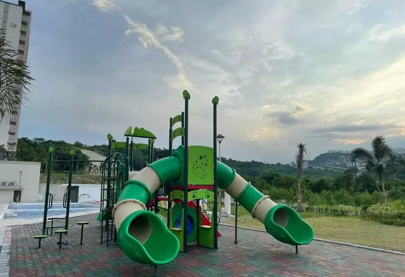 Luxury Condo In Clark Pampanga Beside Hilton Hotel And Casino