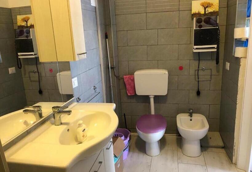 פנסיון Monolocaleoptional C I R C E Ragusa Centro Corso Italia