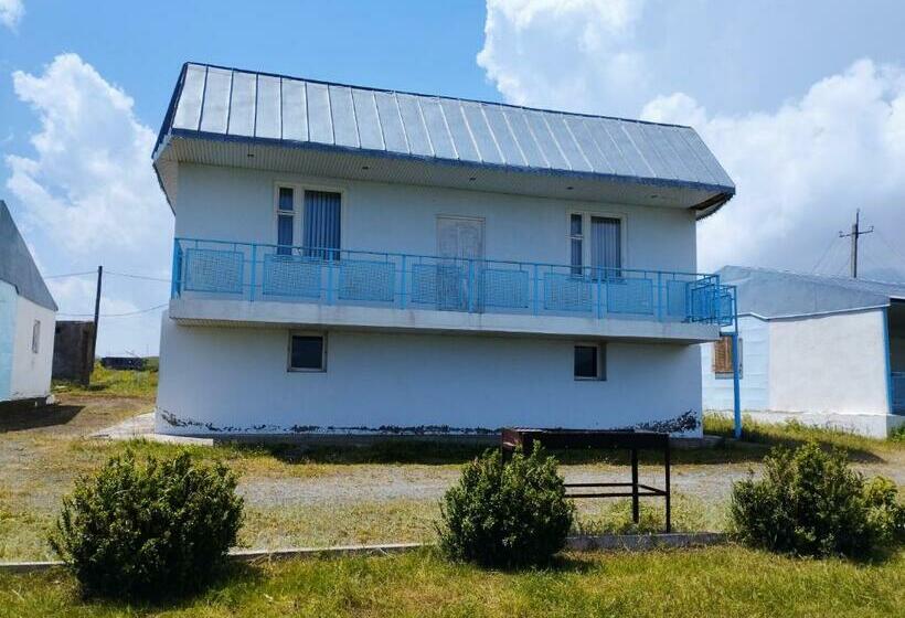 پانسیون Sevan   White House