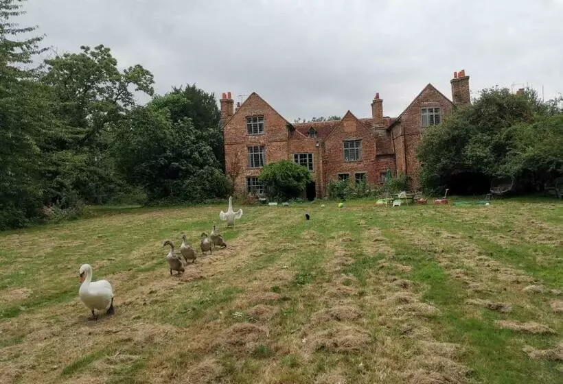 ベッドアンドブレックファースト Old Manor House