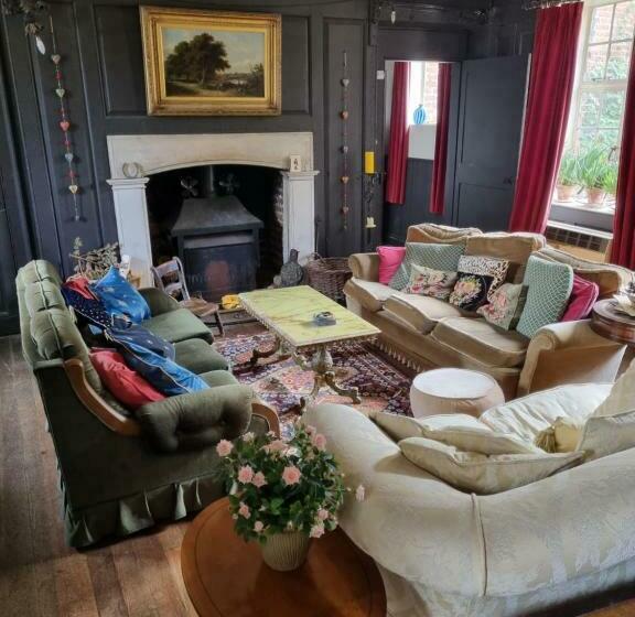 ベッドアンドブレックファースト Old Manor House