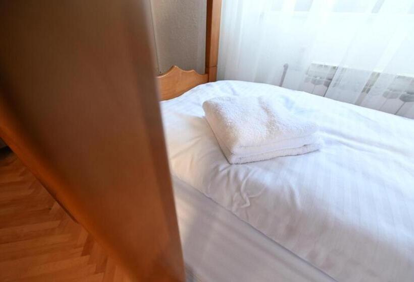 هاستل Sobe   Rooms Drvorez