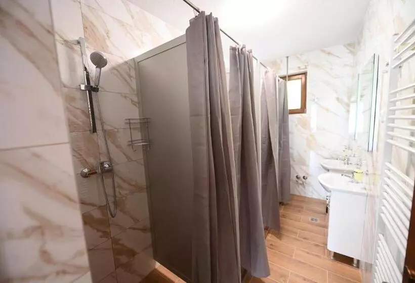 هاستل Sobe   Rooms Drvorez