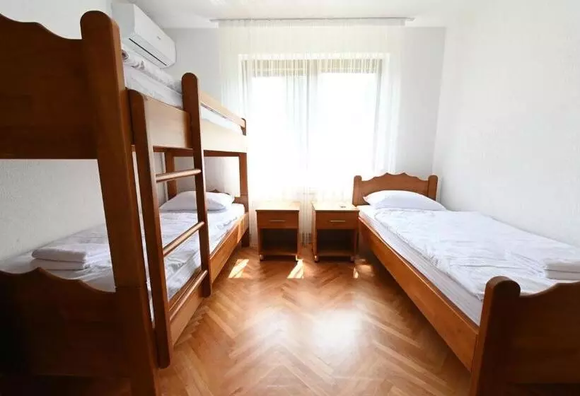 هاستل Sobe   Rooms Drvorez