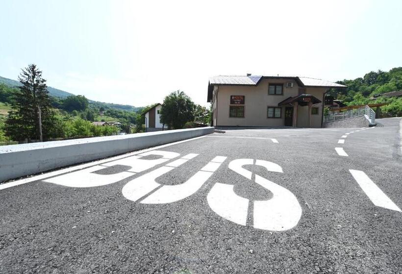 هاستل Sobe   Rooms Drvorez