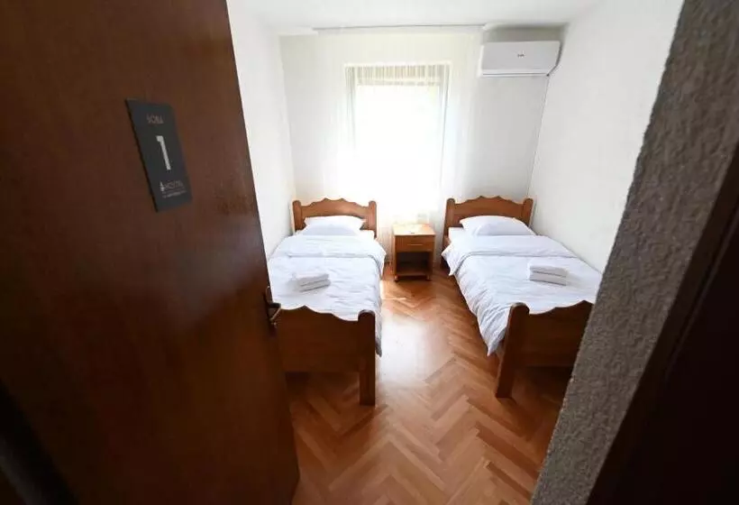 هاستل Sobe   Rooms Drvorez