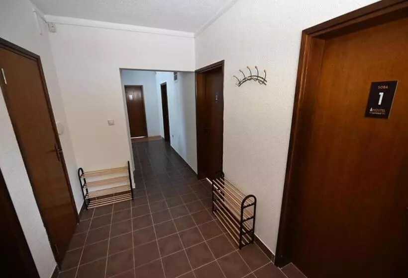 هاستل Sobe   Rooms Drvorez