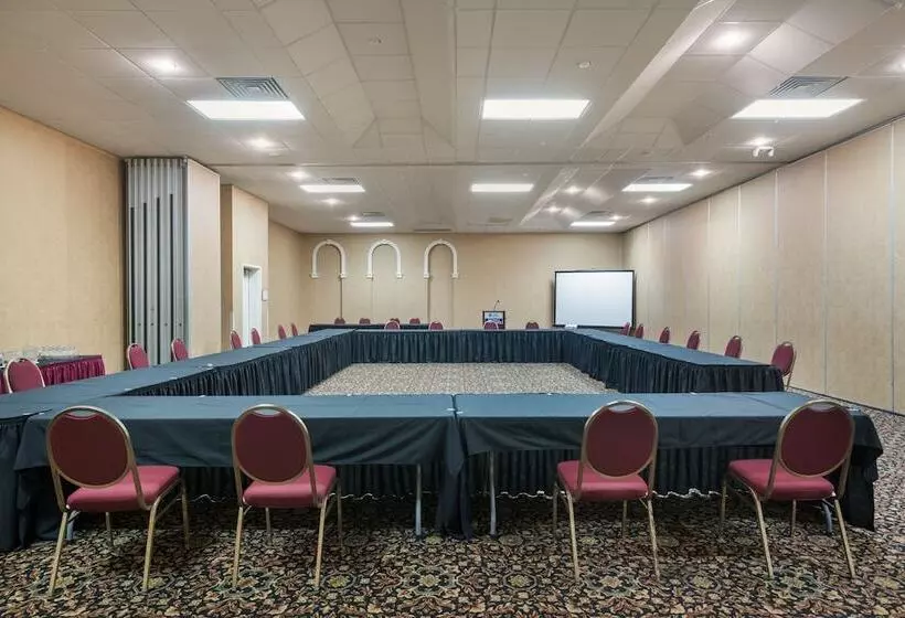 Hotelli Glengarry Extended Stays