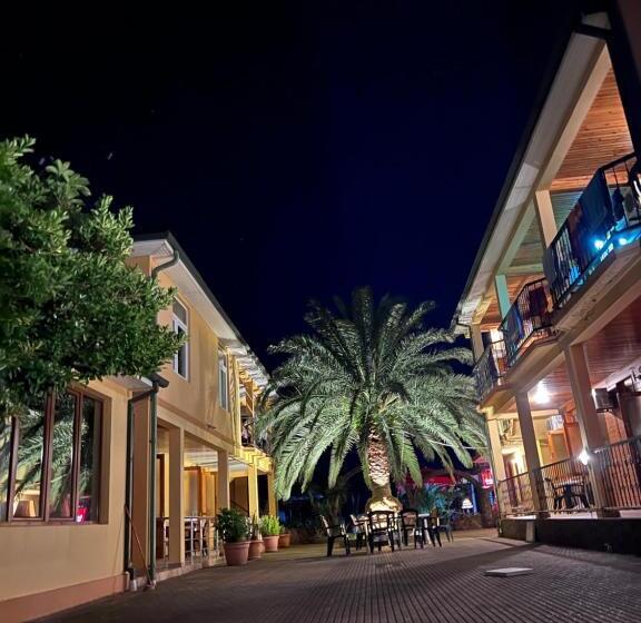 هتل Kvariati Palma