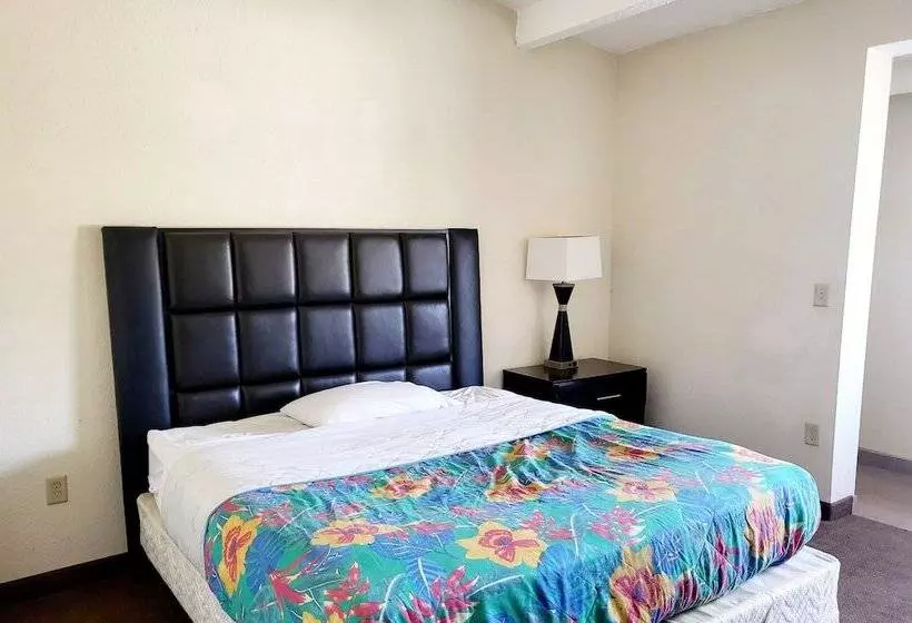 ホテル Metro Inn & Suites
