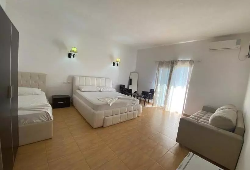 Hotel Velipoja Park