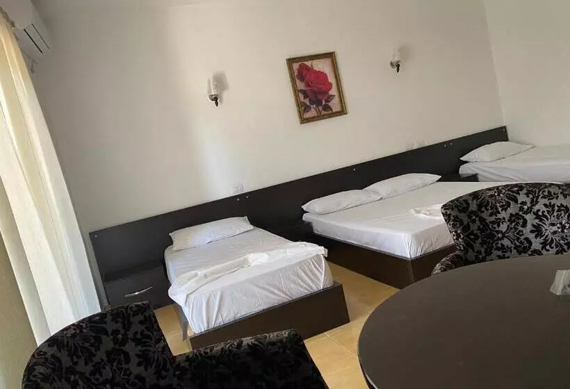 Hotel Velipoja Park