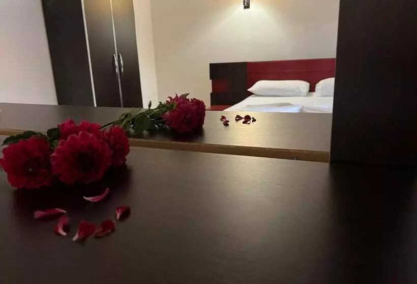 Hotel Velipoja Park