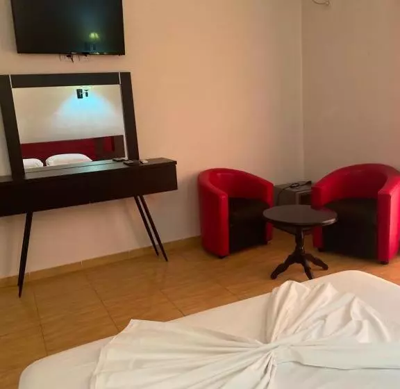 Hotel Velipoja Park