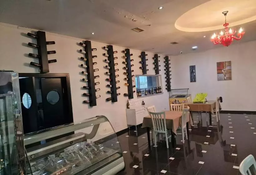 Hotel Velipoja Park