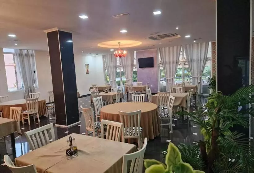 Hotel Velipoja Park