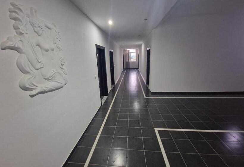 בית מלון כפרי Velipoja Park