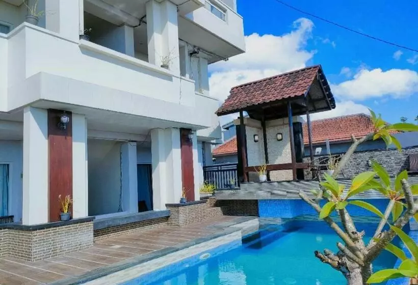 Majatalo Balicozy Apartment Jimbaran
