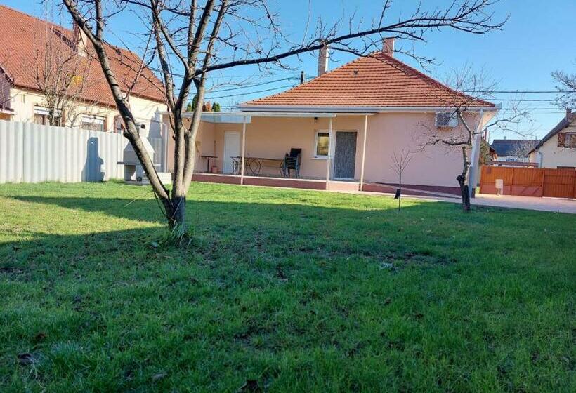 פנסיון Marinica Apartman 3