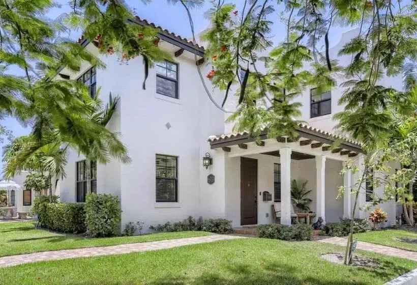 Villa Del Flamingo 4bd 3ba Private