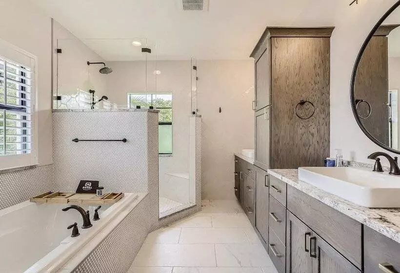 Villa Del Flamingo 4bd 3ba Private