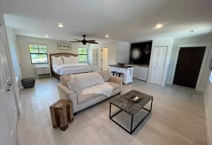 Villa Del Flamingo 4bd 3ba Private