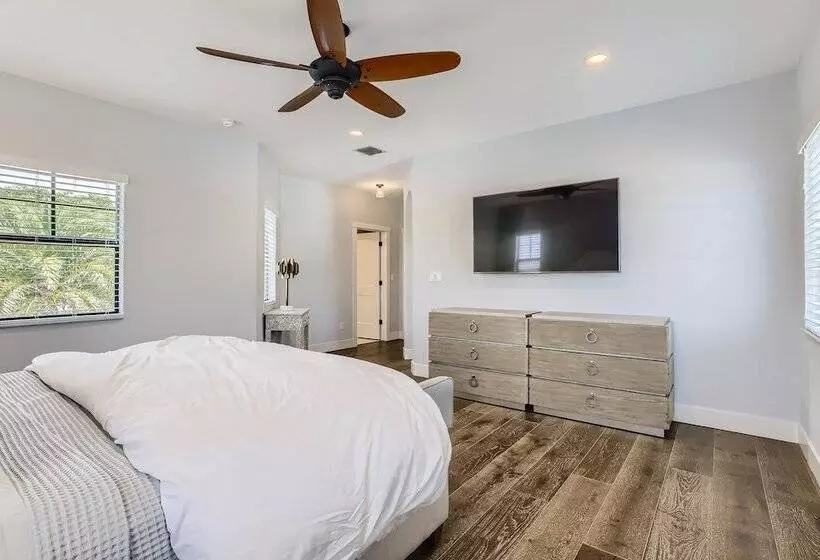 Villa Del Flamingo 4bd 3ba Private