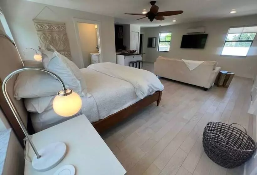 Villa Del Flamingo 4bd 3ba Private