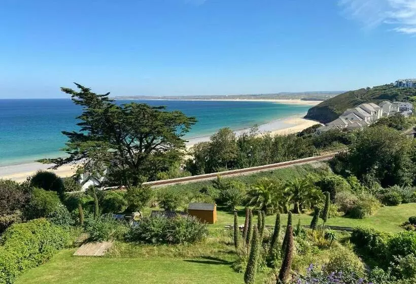 Aamiaismajoitus (B&B) Chy Conary