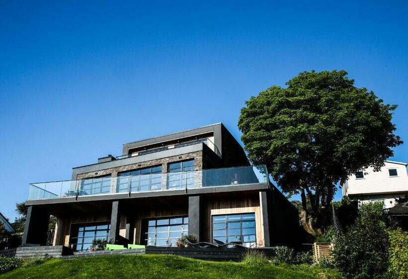 ベッドアンドブレックファースト Chy Conary