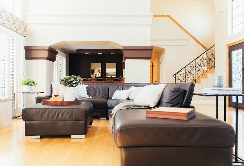 Moana By Avantstay Prvt Oasis W/ Scenic Views Tiki Bar & Pool W/ Water Slide