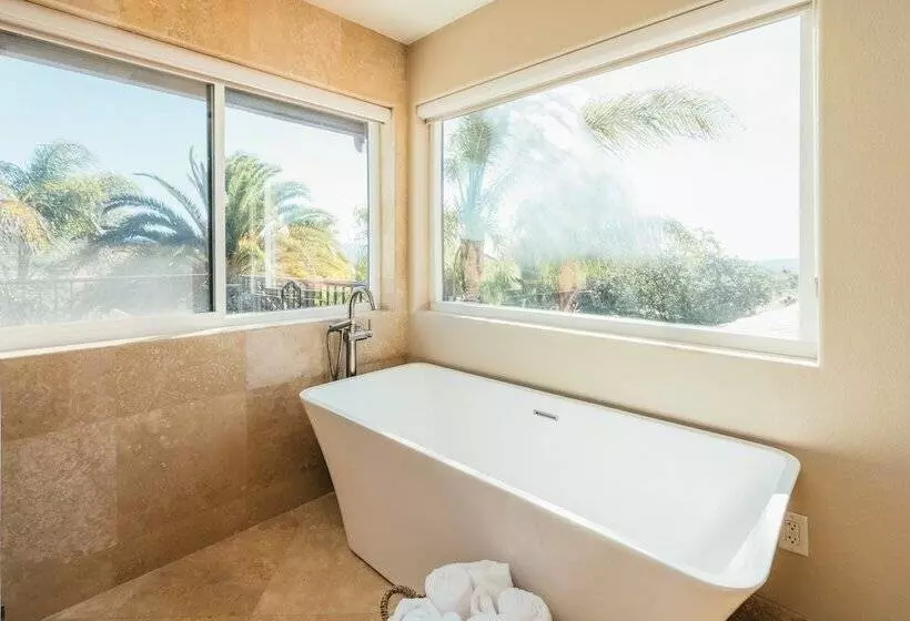 Moana By Avantstay Prvt Oasis W/ Scenic Views Tiki Bar & Pool W/ Water Slide