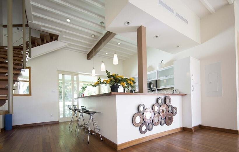 Zenbreak Hillside Loft 5