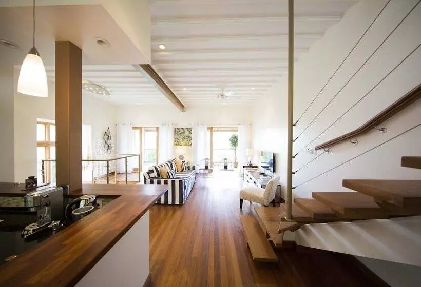 Zenbreak Hillside Loft 5