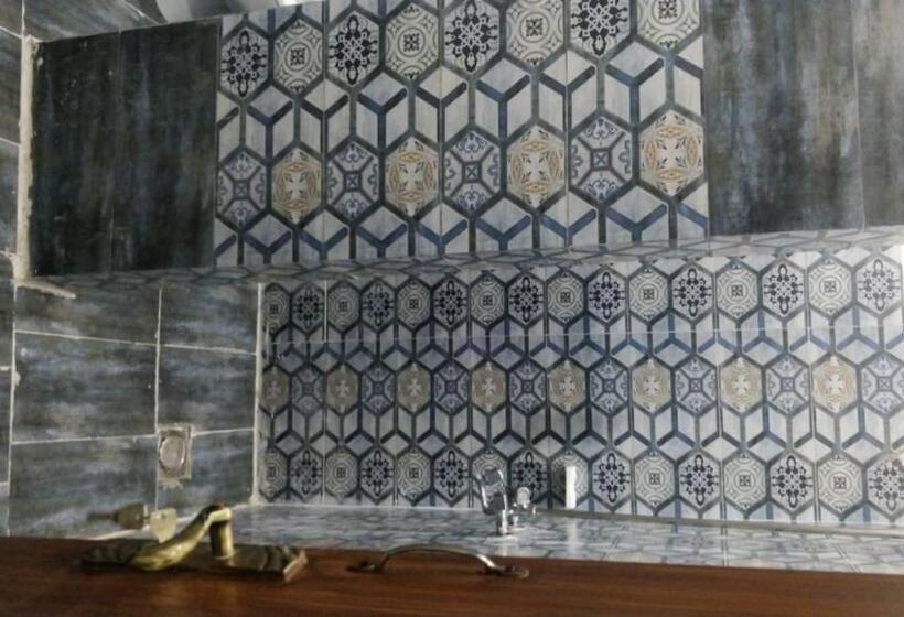 Quick Continental Hotel Jail Road