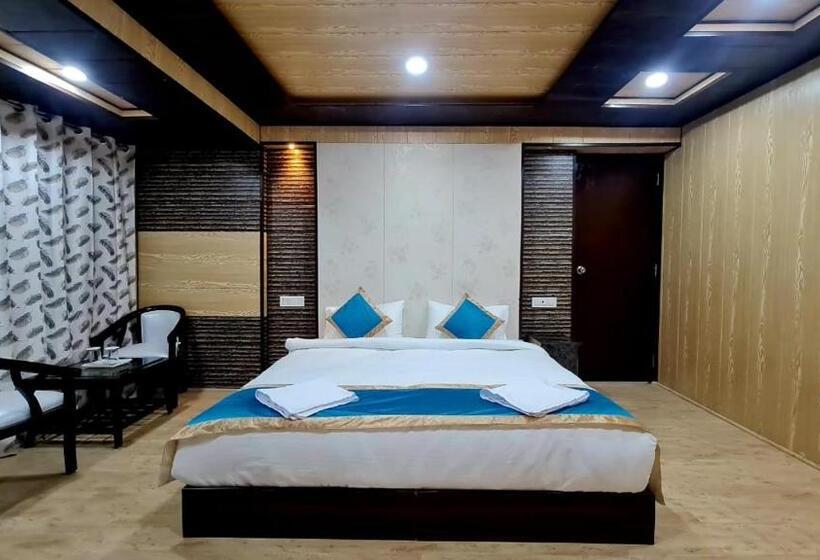 Hotel The Indian Kargil