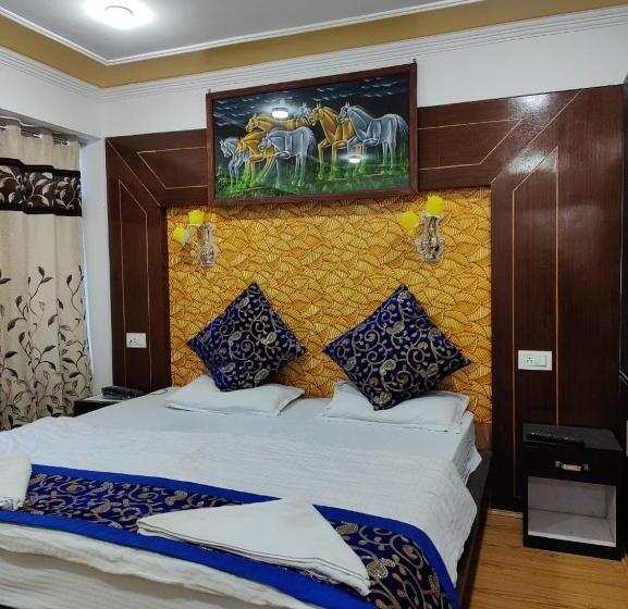 Hotel The Indian Kargil