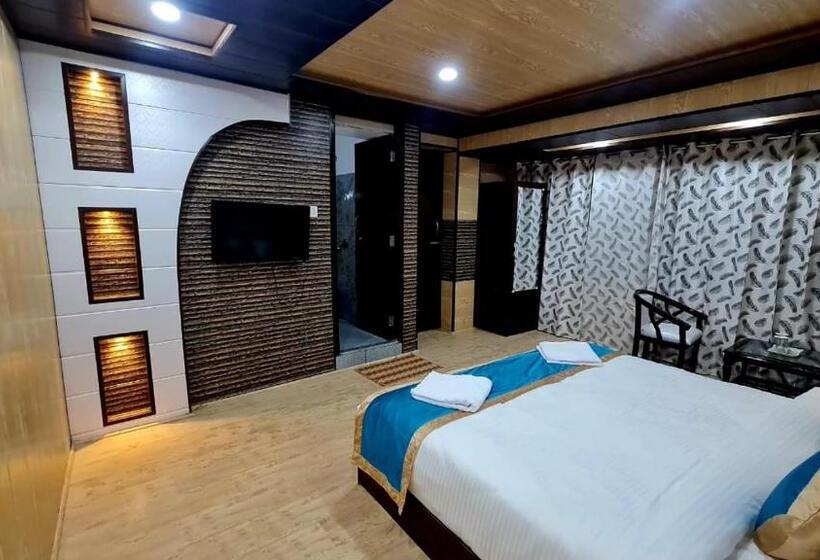 Hotel The Indian Kargil
